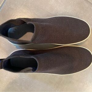 Rothy’s women’s 9.5 espresso Merino Chelsea sneaker